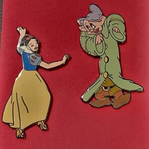 Disney Snow White and Dopey Enamel Pin Set - Yellow and Green